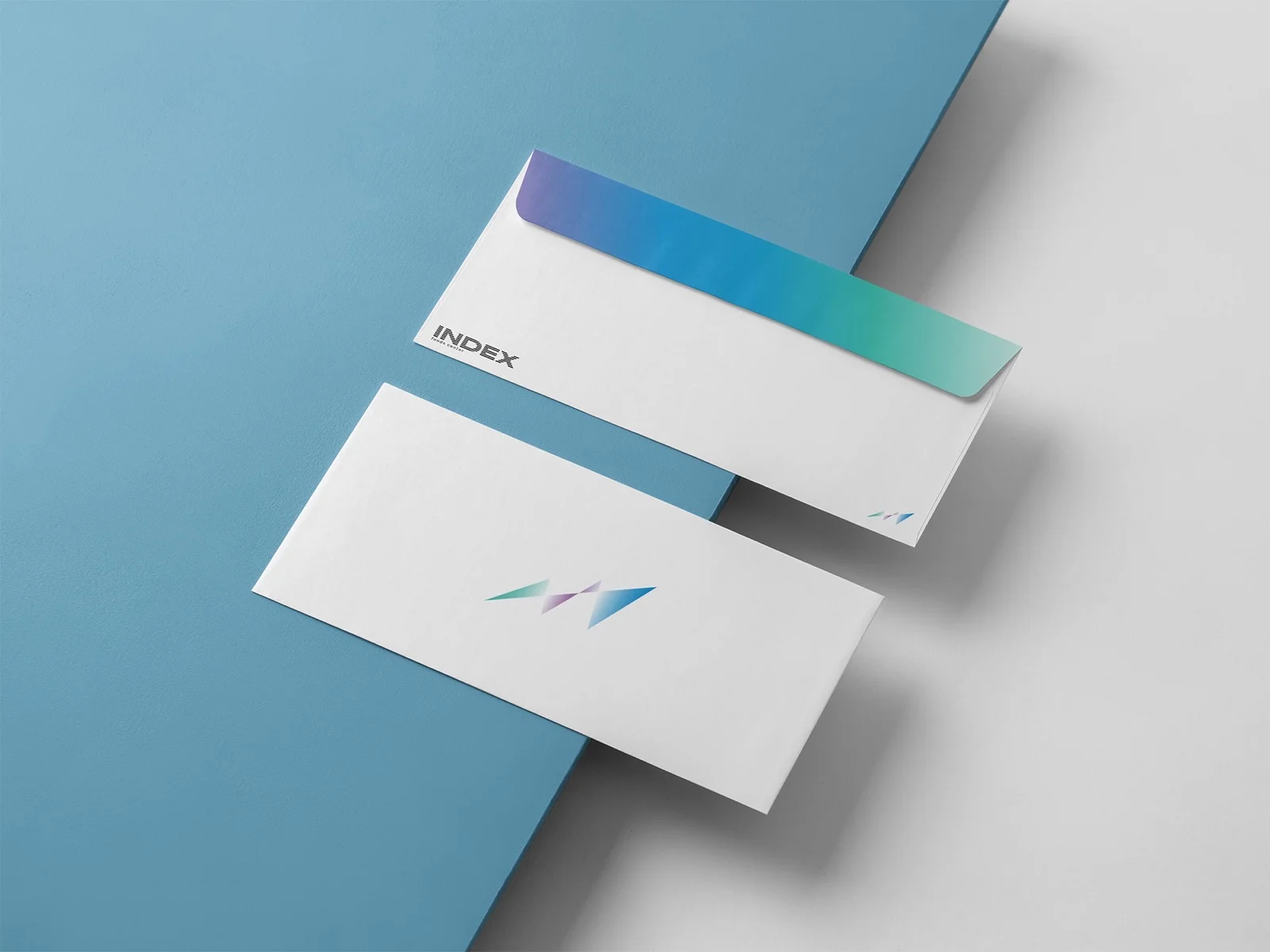 Briefumschläge mit Wortmarke und Verlaufslasche — Index Fonds Center, Corporate Design