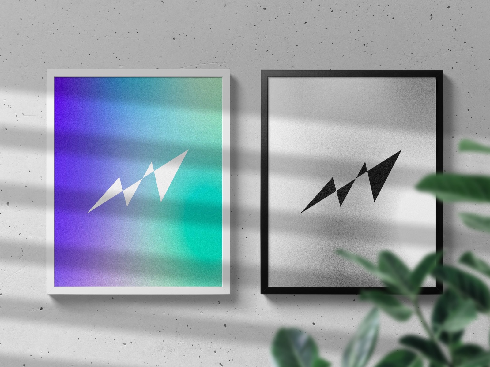 Zwei Plakate an einer Wand, eines mit Farbverlauf — Index Fonds Center, Corporate Design